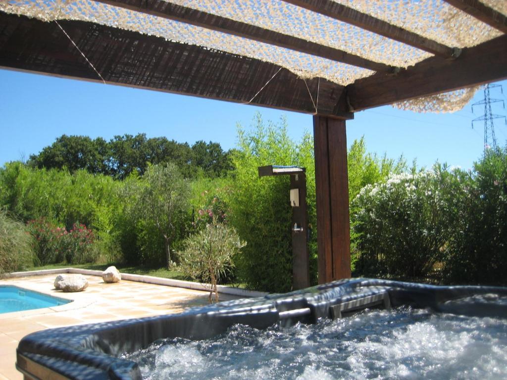 Appart'Hotel Et Chambres Essentiel Spa Arles Buitenkant foto