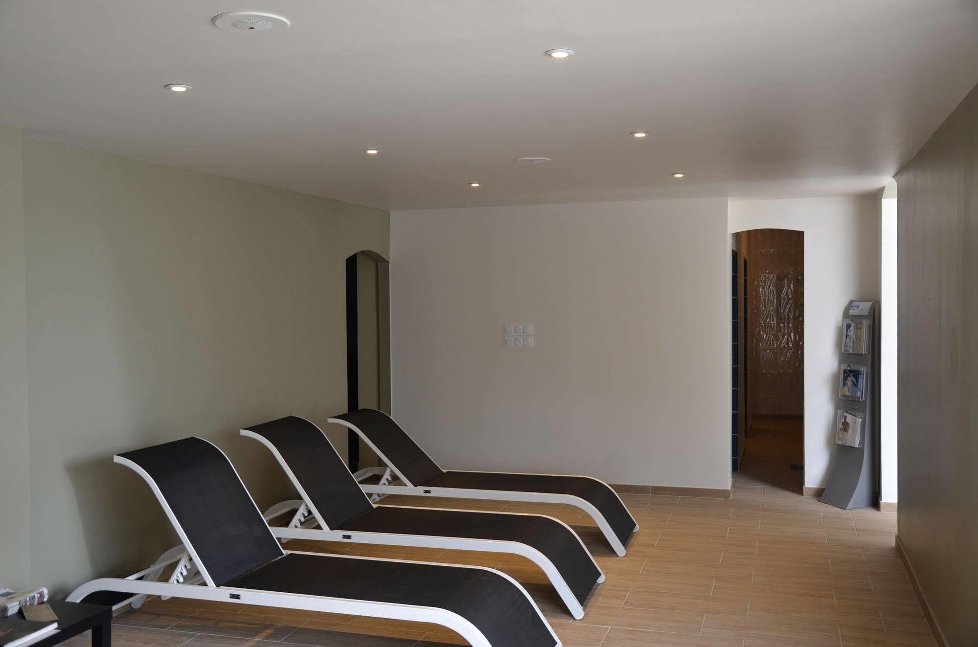 Appart'Hotel Et Chambres Essentiel Spa Arles Buitenkant foto
